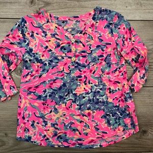 Lilly Pulitzer Shirts & Tops - LILLY PULITZER size 4 to 5 button 3/4 sleeve shirt Lilly Pulitzer Shirts & Tops - LILLY PULITZER size 4 to 5 button 3/4 sleeve shirt